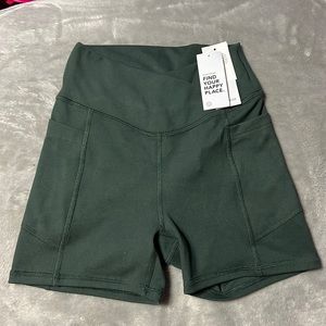 Gilly Hilly • biker shorts • size XS